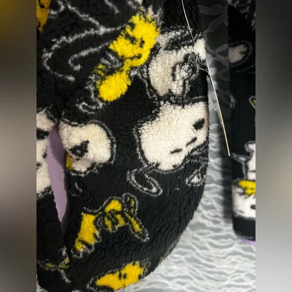 Peanuts Snoopy Fleece Black Sweater Womens Size Small - Picture 3 of 6